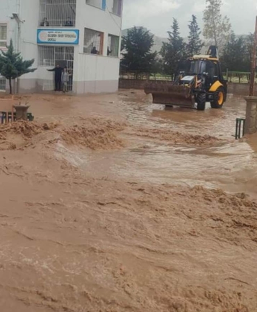 Mardin’de Sağanak Hayatı Felç Etti