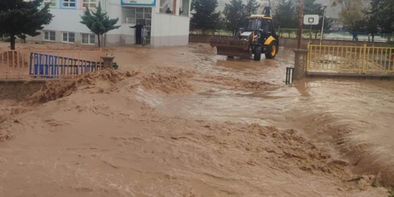 Mardin’de Sağanak Hayatı Felç Etti