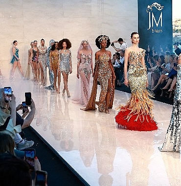 jm-brides-2026-runway-fashion-izmir-shining-dreams-koleksiyonu-ile-moda-dunyasina-buyuleyici-bir-dokunus.jpg