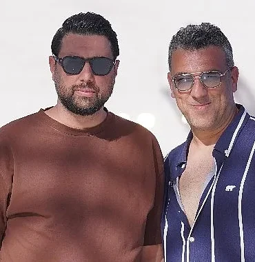 podyumun-sihirbazlari-serkan-ve-gokhan-duman-moda-sektorune-hayat-katiyor.jpg
