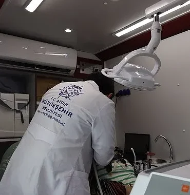 aydin-buyuksehir-belediyesi-mobil-agiz-ve-dis-sagligi-kliniklerine-yogun-ilgi.jpg