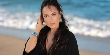 fusun-batumdan-ayla-celik-imzali-gecenin-korundeye-ask-kokan-yorum.jpg