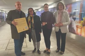 hakan-kursunun-willkommen-eseri-hanau-tren-istasyonundaki-kamusal-sanat-projesinde-yer-aliyor.jpg