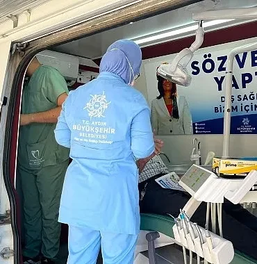 aydin-buyuksehir-belediyesi-mobil-agiz-ve-dis-sagligi-kliniklerine-efeler-cine-ve-buharkentte-yogun-ilgi.jpg