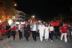 30-agustos-zafer-bayrami-edremitte-buyuk-coskuyla-kutlandi.jpg