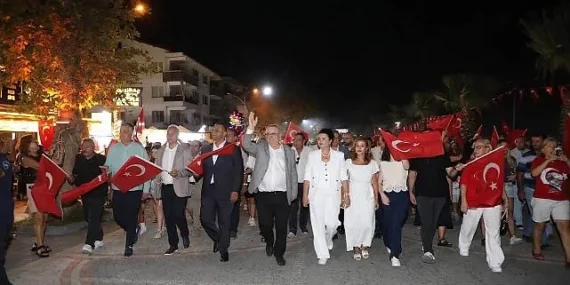30-agustos-zafer-bayrami-edremitte-buyuk-coskuyla-kutlandi.jpg