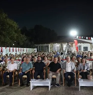 8-edremit-kitap-fuarinin-ikinci-gunu-dolu-dolu-gecti.jpg