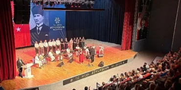 baskan-cercioglu-didimde-vatandaslari-turk-sanat-muzigi-korosu-konseri-ile-bulusturdu.jpg