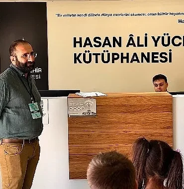 cocuklar-hasan-ali-yucel-kutuphanesinde-gokyuzune-yolculuk-yapti.jpg
