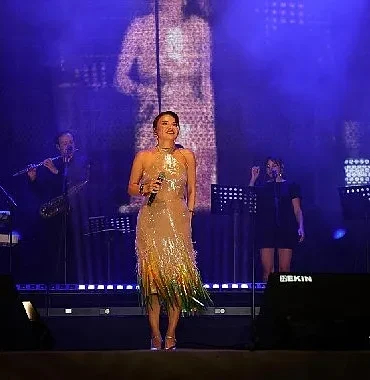 gokselden-aliagada-unutulmaz-konser.jpg