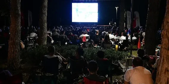 iznikte-yazlik-sinema-sezon-finali-yapti.jpg