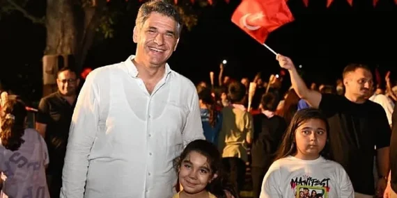 kartepede-30-agustos-coskusu-fener-alayiyla-taclandi.jpg