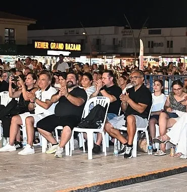 kemer-belediyesi-cumhuriyet-orkestrasi-sahne-aldi.jpg