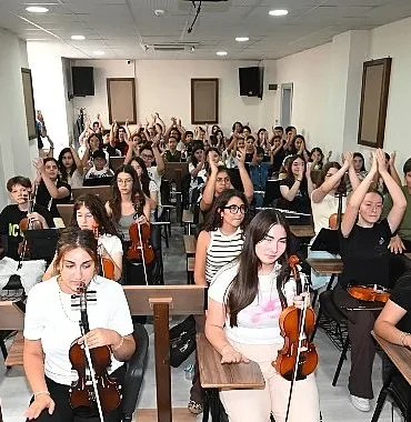 kemerde-30-agustos-zafer-bayrami-hazirliklari-suruyor.jpg