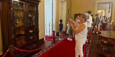 maltepelilerden-dolmabahce-sarayina-ziyaret.jpg
