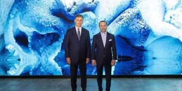 nazim-hikmetin-yasamina-cok-katmanli-bir-yolculuk.jpg