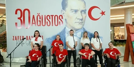ozel-ogrencilerden-30-agustos-zafer-bayrami-konseri.jpg