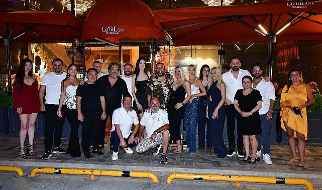 yapimci-suat-yanca-surpriz-dogum-gunu-kutlamasi.jpg