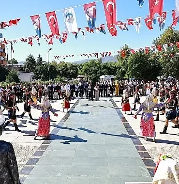 baskan-filiz-ceritoglu-sengel-kurtulusumuzun-mirasi-cumhuriyettir.jpg