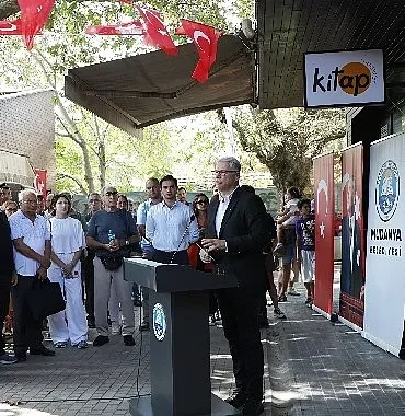 dalgic-kitabi-hayatin-tam-ortasina-koymak-istiyoruz.jpg