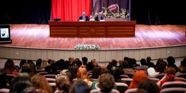 deu-soylesilerinde-koklerden-gunumuze-turk-dili-konusuldu.jpg