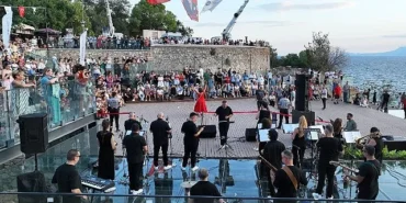 hidirlik-kulesinde-gun-batimi-ve-muzik-keyfi-yasandi.jpg