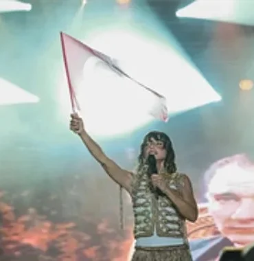 iefde-muzik-ve-mizah-bir-arada.jpg