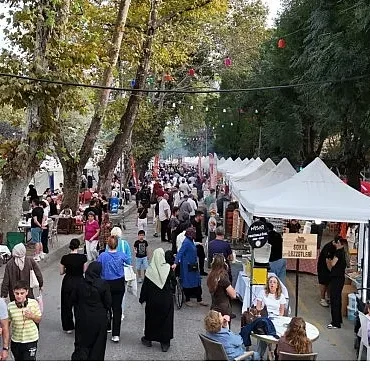 inegol-gastronomi-festivali-dolu-dolu-gecti.jpg