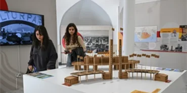 izkitap-ziyaretcileri-kulturparktaki-sergileri-kesfetti.jpg