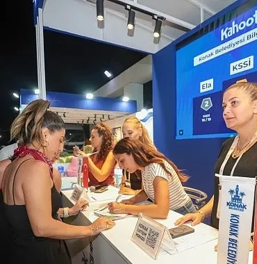 konak-belediyesi-standi-fuarin-gozbebegi-oldu.jpg