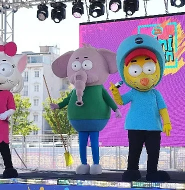 kral-sakirin-10-yil-festivaline-gorkemli-final.jpg