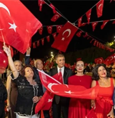 kurtulusun-104uncu-yil-coskusu-9-eylul-resepsiyonu-ile-basladi.jpg