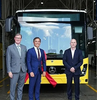 otokarda-daimler-buses-ve-mercedes-benz-turk-icin-mercedes-benz-conectonun-seri-uretimi-basladi.jpg