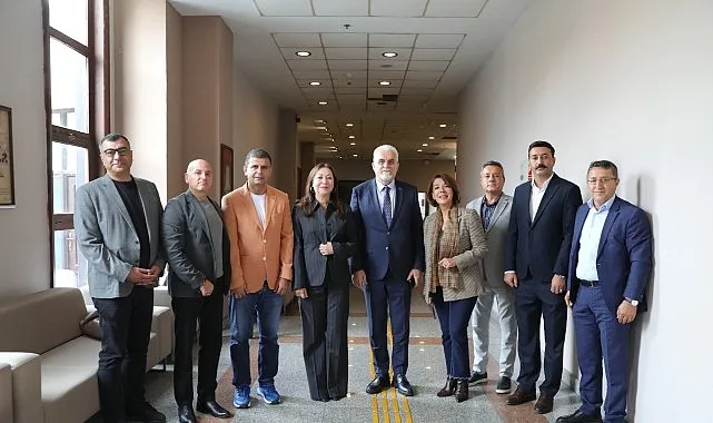 sehir-tiyatrolari-itfaiye-haftasinda-itfaiyecinin-sirri-oyununu-seyirciyle-bulusturdu.jpg