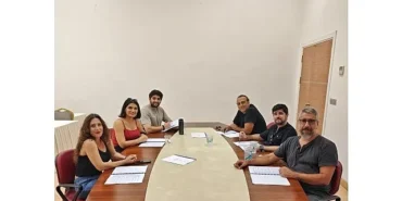 yenisehirde-tiyatro-perdesi-aralaniyor.jpg