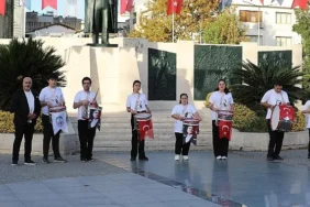 efes-selcukta-engel-tanimayan-genclerden-cumhuriyet-coskusu.jpg