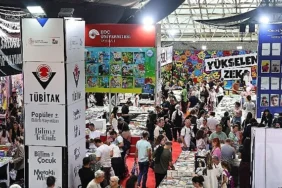 her-yastan-antalyali-binlerce-kitap-arasinda-kesfe-cikti.jpg