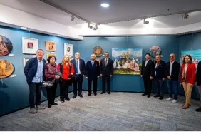kacuvun-12-renk-binlerce-umut-sergisi-sanatseverlerle-bulustu.jpg