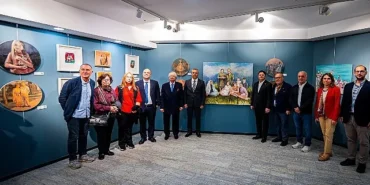 kacuvun-12-renk-binlerce-umut-sergisi-sanatseverlerle-bulustu.jpg