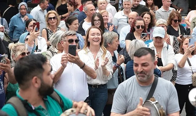 kemeraltinda-festival-heyecani-basliyor-baskan-mutludan-izmirlilere-davet.jpg