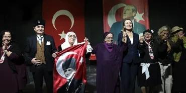 konakin-cinarlarindan-unutulmaz-cumhuriyet-gosterisi.jpg