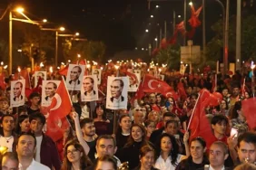 on-binlerce-antalyali-cumhuriyet-icin-yurudu.jpg