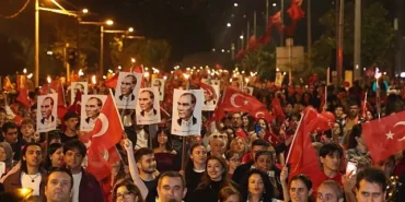 on-binlerce-antalyali-cumhuriyet-icin-yurudu.jpg