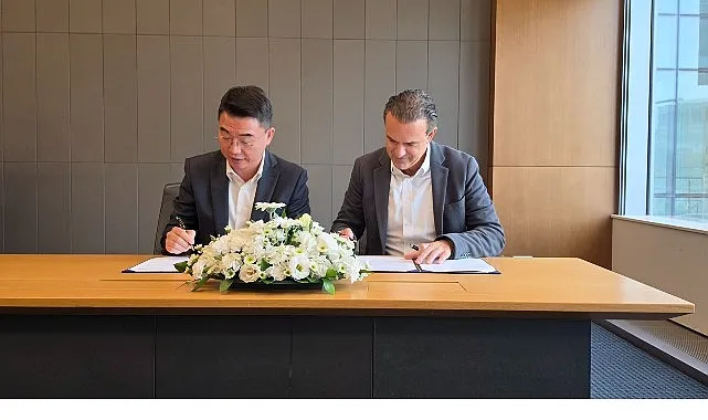 samsung-ve-teknosadan-katlanabilir-cihaz-deneyimini-guclendiren-is-birligi.jpg