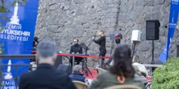 sato-kutuphanesinde-ders-molasi-muzikle-guzellesti.jpg