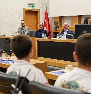 teknofest-2026da-selcukluya-gurur-yasatan-takimlardan-baskan-pekyatirmaciya-ziyaret.jpg