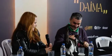 turk-ve-dunya-sinemasinin-yildizlari-yarisma-bolumlerinde-seyirciyle-bulustu.jpg