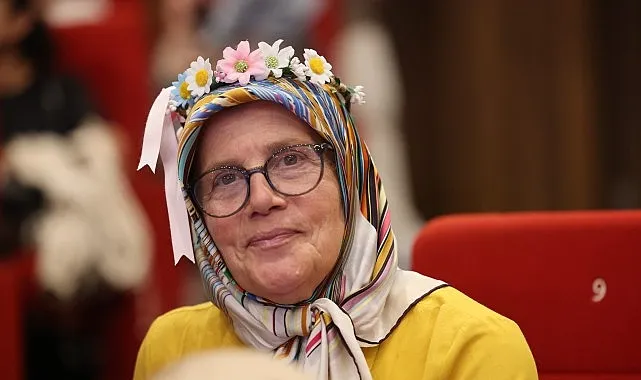 vatanseverden-kiz-cocuklarinin-gelecegine-anlamli-mesajlar-kiz-cocuguna-yatirim-gelecege-yatirimdir.jpg